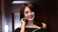 Nabila tampak terlihat di premier film bergendre horor 'Palasik' apa nabila ketagihan main film dan mulai melupakan JKT 48 yang membesarkan namanya?. (Galih W. Satria/Bintang.com)