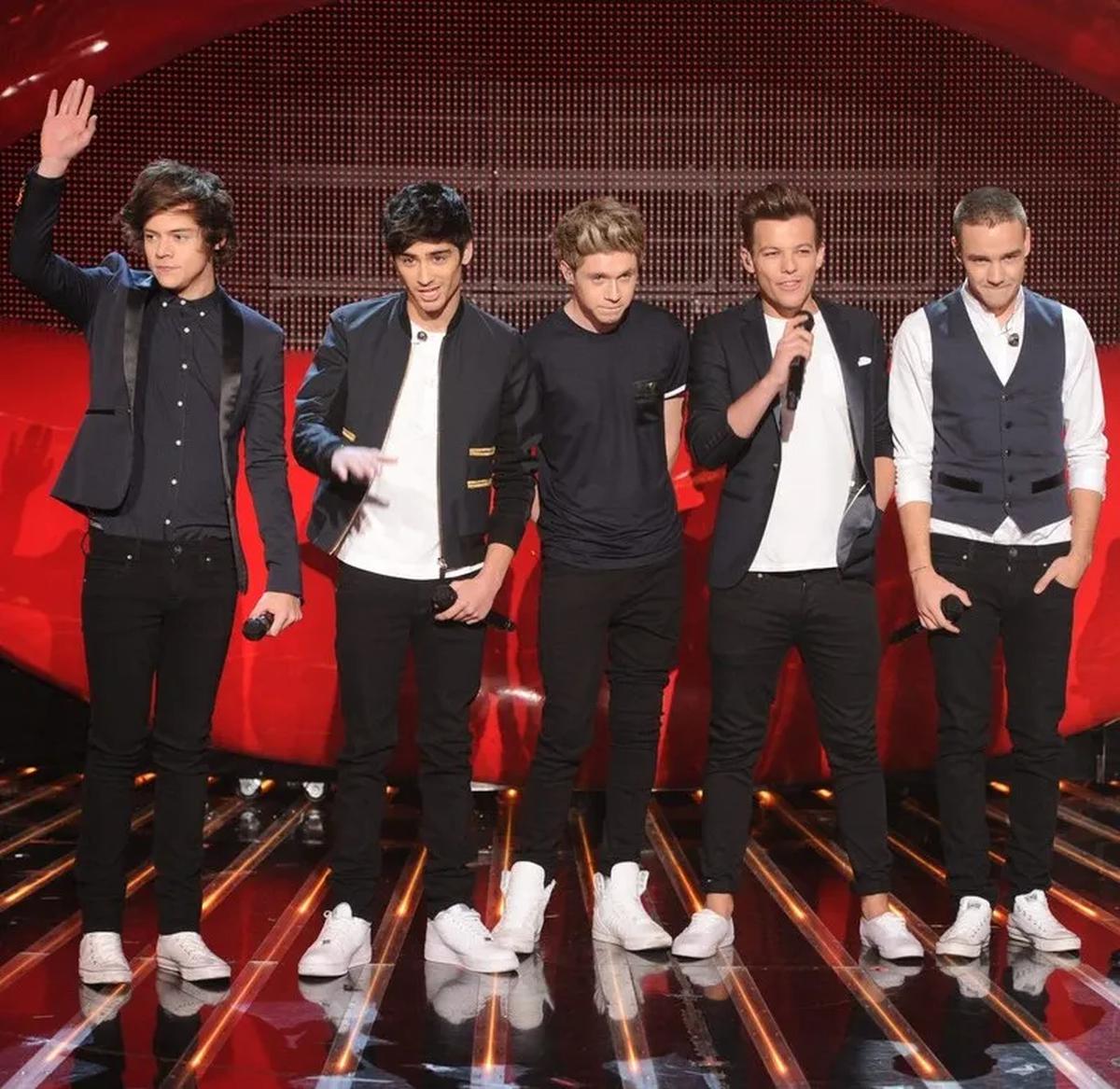 One Directions kembali di awal tahun 2013 dengan lagu &#39;Kiss You&#39; ©justjared.com