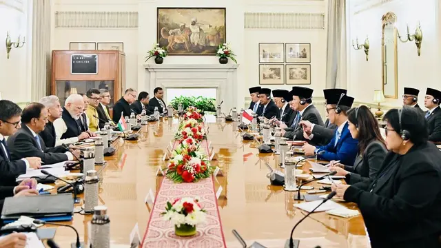 Menteri Kebudayaan Republik Indonesia, Fadli Zon, mendampingi Presiden Republik Indonesia, Prabowo Subianto, dalam kunjungan kenegaraan ke India
