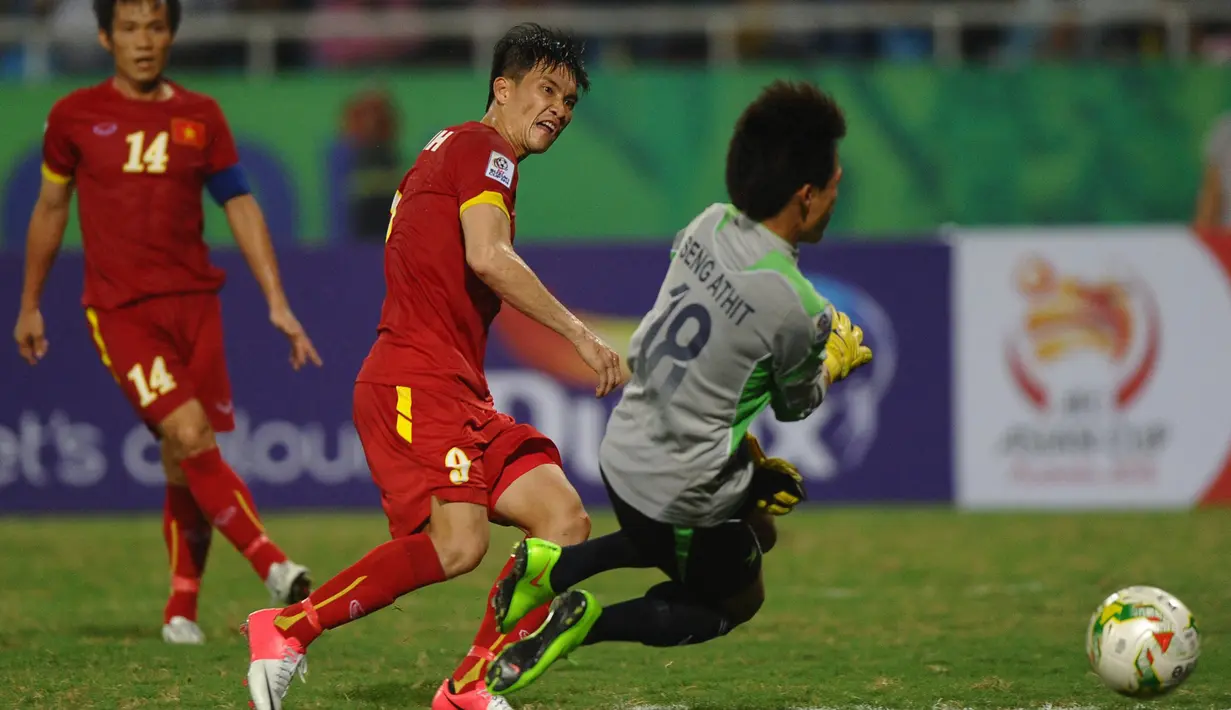 Le Cong Vinh. Eks striker Vietnam berusia 37 tahun yang telah pensiun pada Desember 2016 ini juga tercatat sebagai pemain dengan dengan jumlah gol terbanyak ketiga di Piala AFF sepanjang masa. Ia juga total mencetak 15 gol di Piala AFF, namun tanpa satu kali pun meraih gelar top skor pada edisi yaang diikutinya. (AFP/Hoang Dinh Nam)