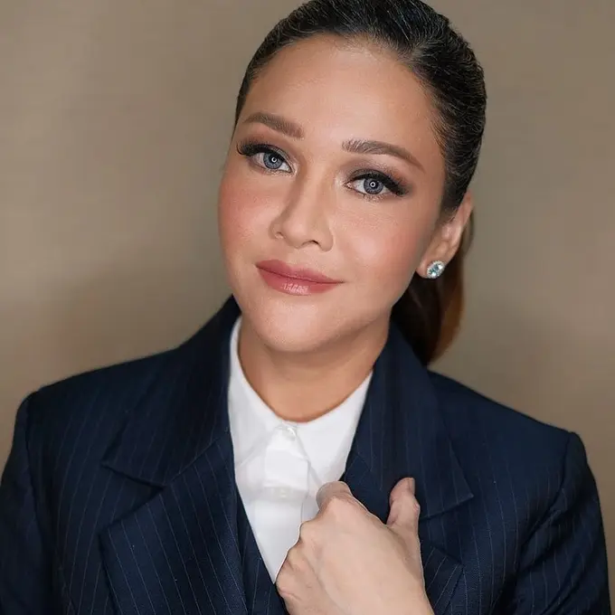 Potret Maia Estianty Pamer Rambut Penuh Uban (sumber: instagram/@maiaestiantyreal)