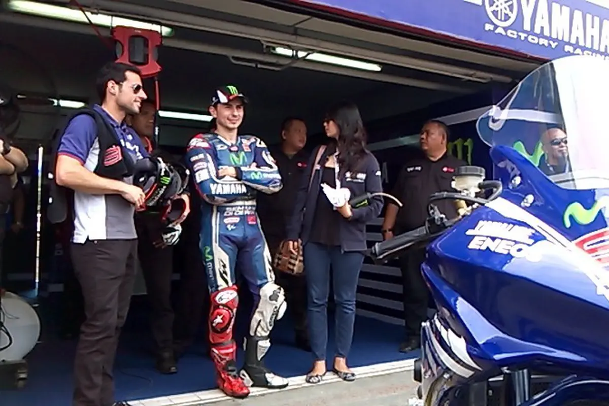 Pembalap Yamaha Jorge Lorenzo