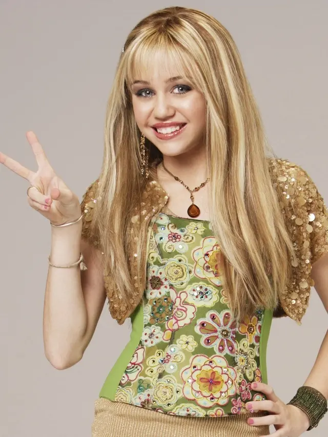 [Bintang] Dulu dan Kini: Dulunya Disney Sweetheart, Transformasi Miley Cyrus Ini Bikin Shock