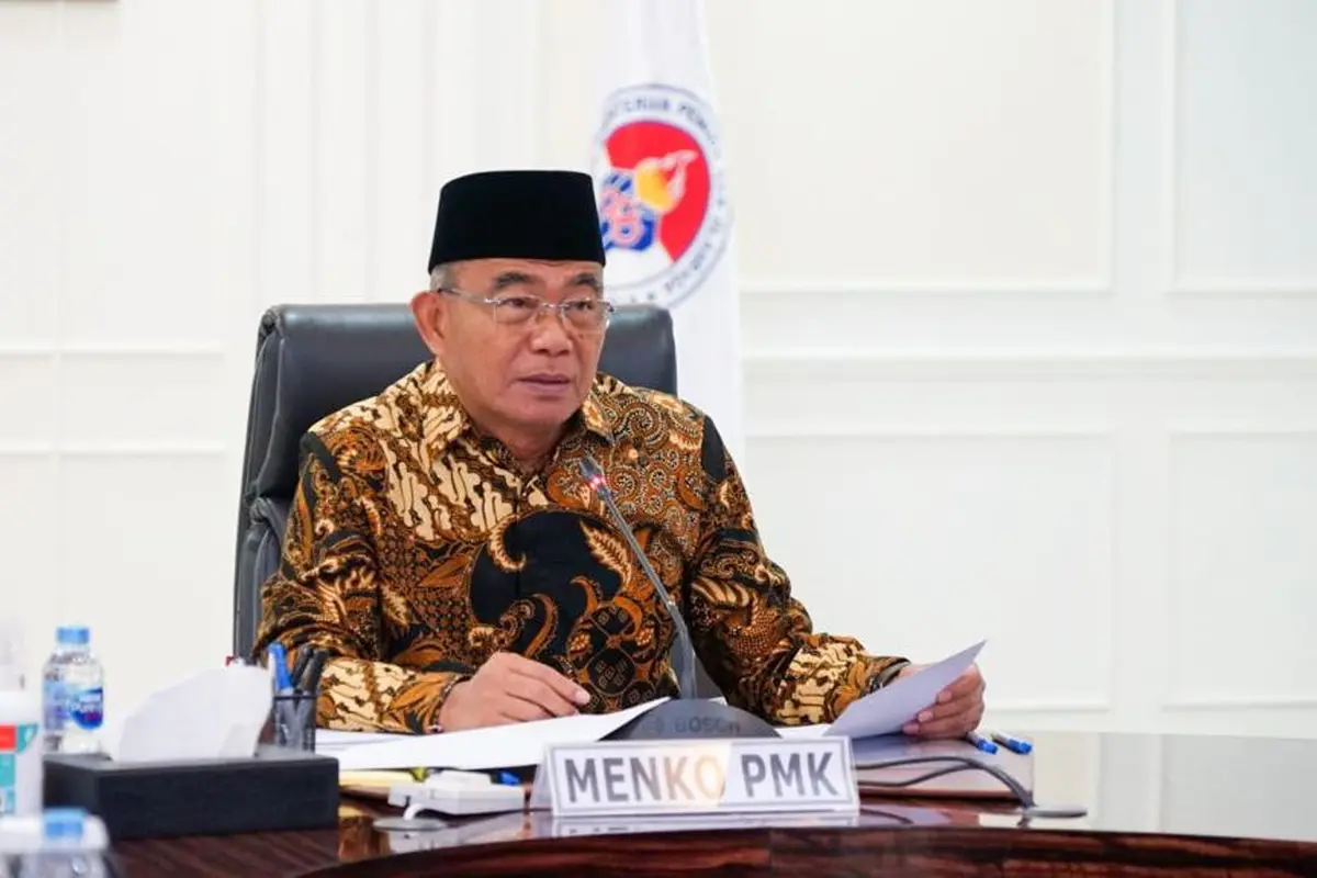 Menteri Koordinator Bidang Pembangunan Manusia dan Kebudayaan (Menko PMK) Muhadjir Effendy saat memimpin rapat kerja bersama jajarannya. (Istimewa)