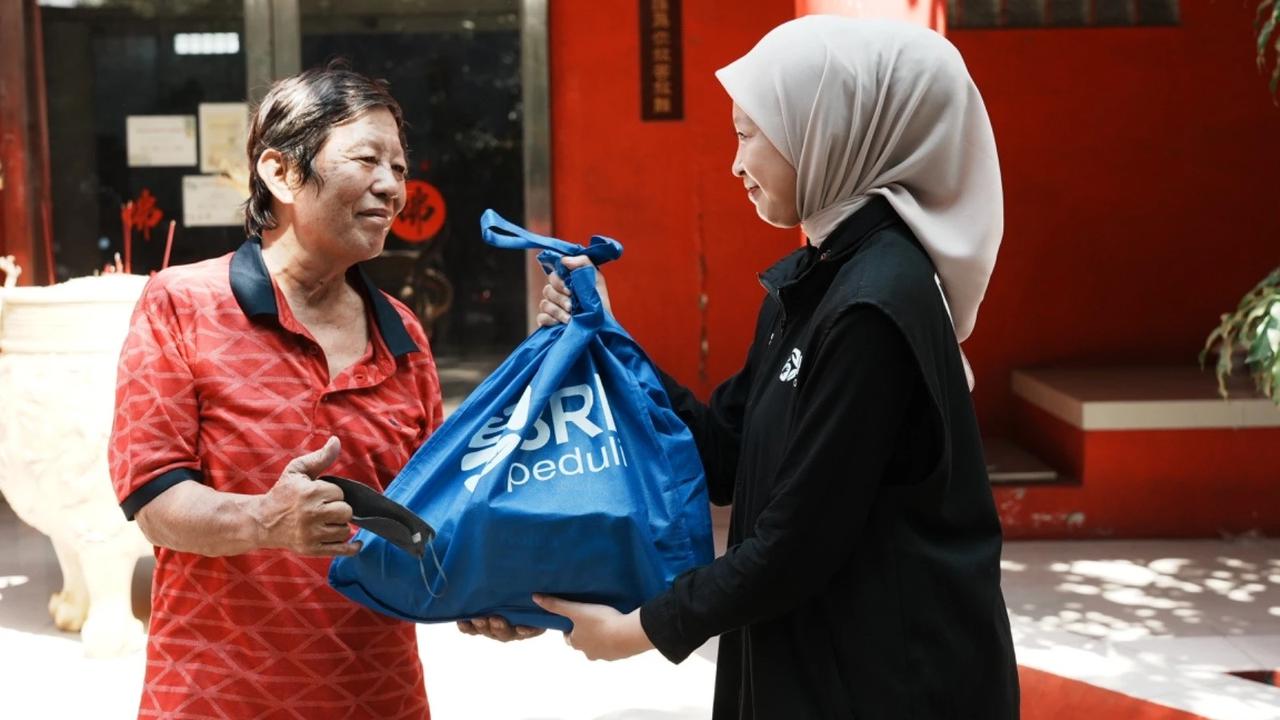 Hari Raya Waisak 2026, BRI Salurkan Bantuan 1.000 Paket Sembako bagi Umat Buddh