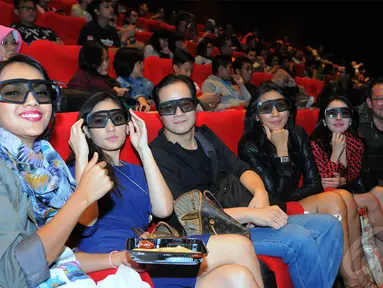  Selebriti tanah air ikut menonton Premiere film Godzilla di XXI Gandaria City pada Selasa (14/5/2014) (Liputan6.com/Faisal R Syam).