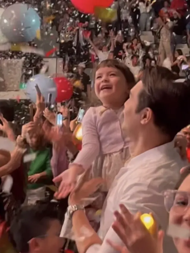 Potret Chloe saat acara perayaan hari natal berlangsung, sumber Instagram: @asmirandah89