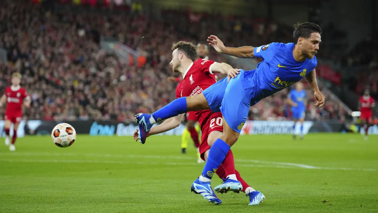 Foto: Reuni Hangat Mac Allister Bersaudara saat Laga Liverpool Vs Union SG di Liga Europa