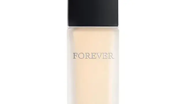 10 Rekomendasi Alas Bedak untuk Kulit Berminyak yang Bikin Wajah Flawless Tahan Lama