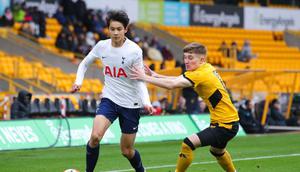 Inilah salah satu diaspora yang main di Tottenham U-18 Gabriel Han Willhoft-King. Dia termasuk salah satu pemain terbaik di Inggris dan disarankan diseleksi oleh PSSI untuk Timnas Indonesia U-17 (twitter/postegniac)
