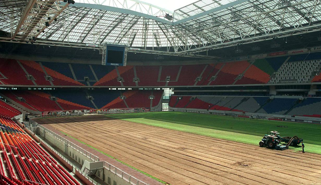 Stadion ini dibangun mulai 1993 hingga 1996 dengan biaya mencapai 140 juta Euro dan menjadi yang terbesar di Belanda. Mampu menampung jumlah penonton sebanyak 56.000 tempat duduk dan di saat pertunjukan musik mampu menampung 68.000 pengunjung. (AFP/Koen Suyk/ANP)