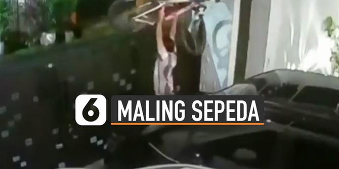 VIDEO: Terekam Kamera Cctv, Aksi Nekat Maling Curi Sepeda