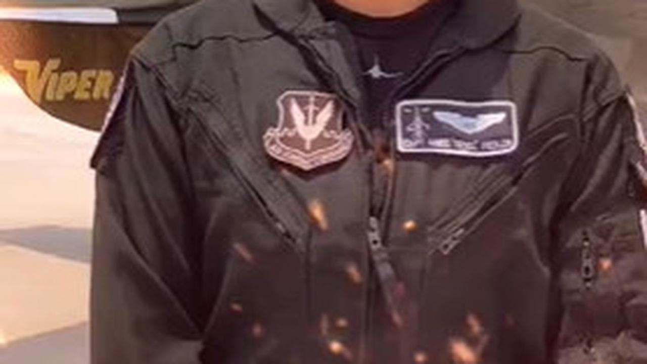 Sosok Cantik Pilot Tempur Wanita AS, Terbangkan F16 Meliuk-Liuk di Angkasa Bikin Deg-degan
