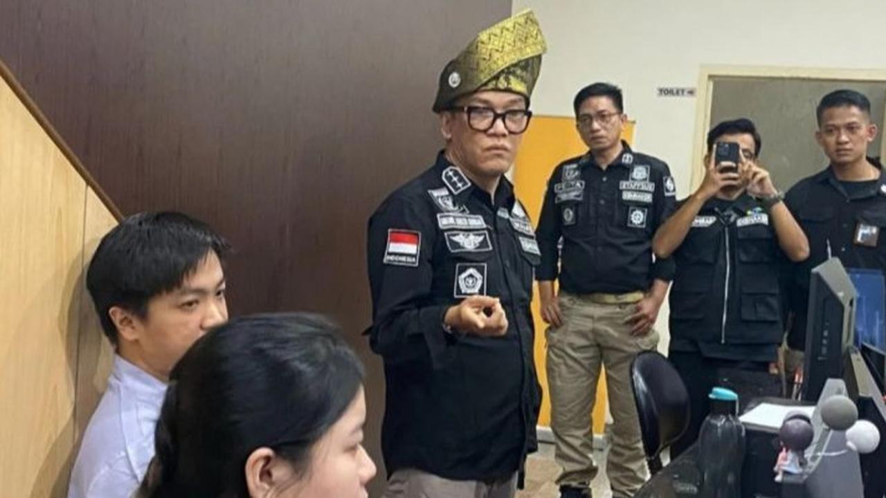 VIDEO: Ngamuk Wamenaker Noel Marah Bentak-Bentak Sidak Perusaahaan Tahan Ijazah di Pekanbaru