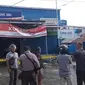 BRI Unit Ampana Dilempari bom molotov (Heri Susanto)