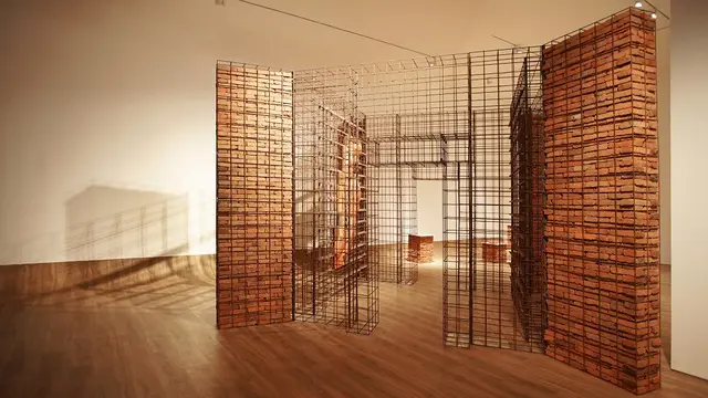 Present Continuous/Sekarang Seterusnya karya Unit Pelaksana Terrakota Daerah dari Majalengka