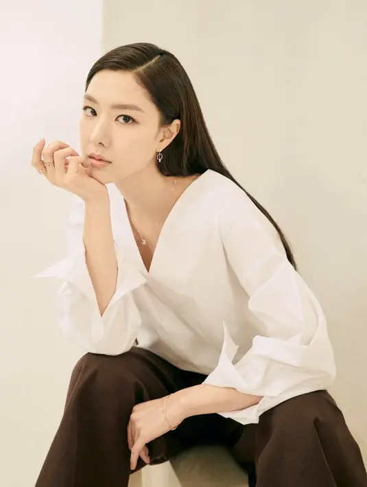 Kecantikannya juga menghipnotis penonton, meski usianya sudah tidak bisa dibilang muda. (pinterest)