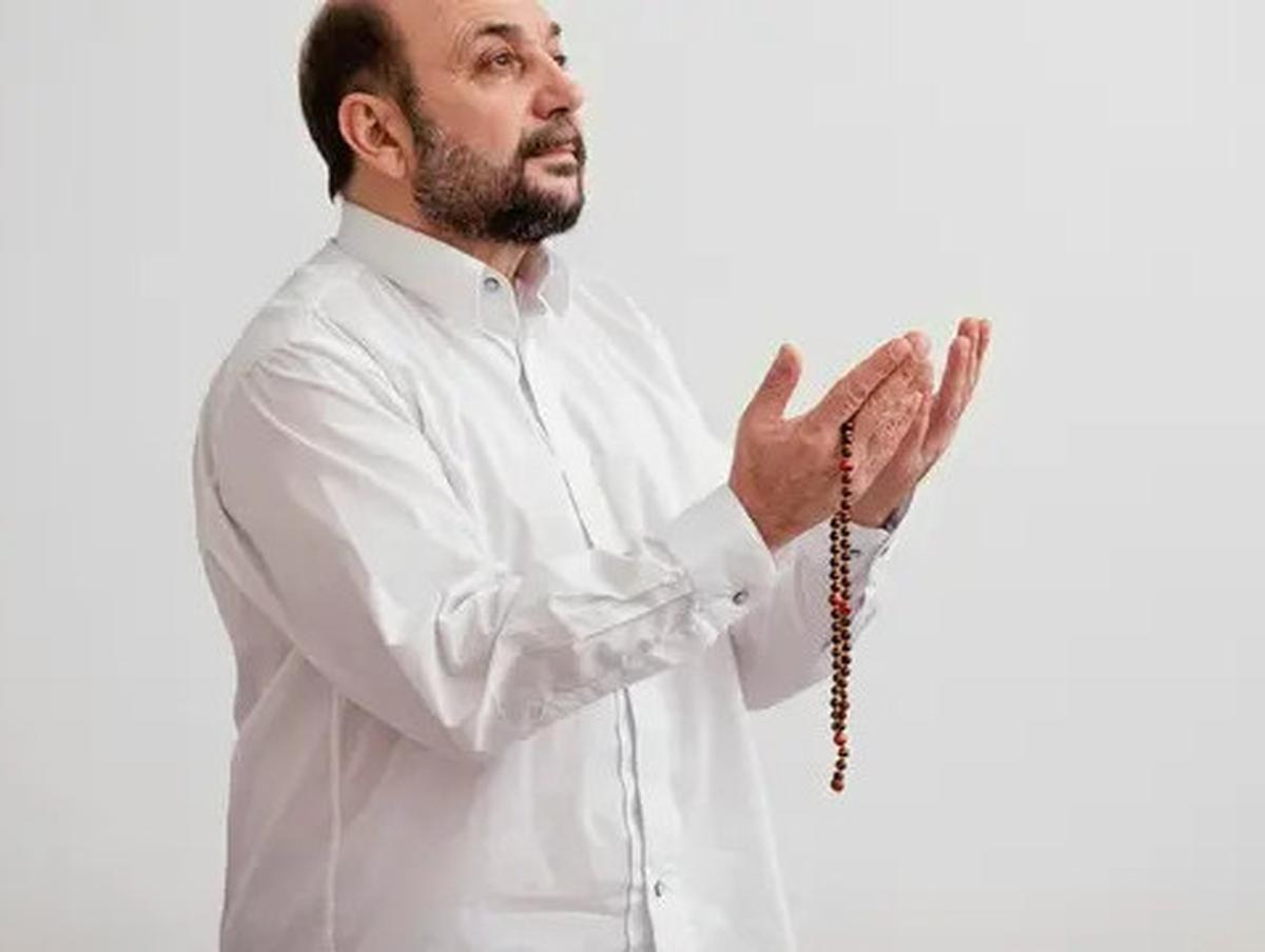 Hukum Membaca Doa Qunut saat Salat Witir di Pertengahan Ramadan