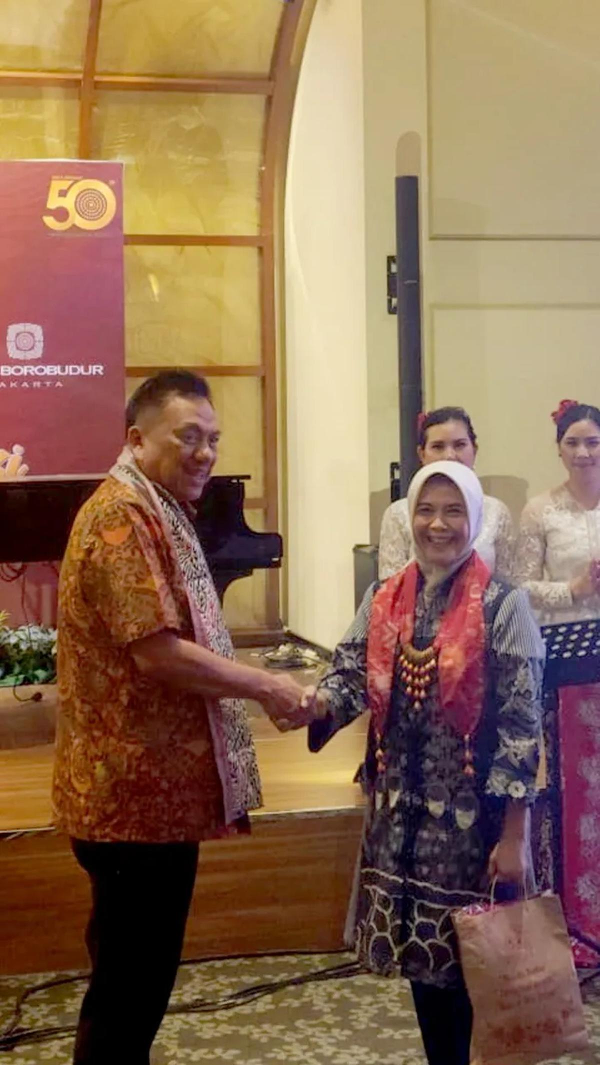 Gubernur Olly juga mengatakan ada peluang besar Provinsi Sulut menjadi daerah jasa jika peluang itu dimanfaatkan optimal.