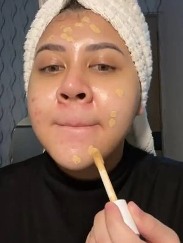 Punya Bekas Jerawat, Ini 7 Potret Kesha Ratuliu Unggah Tutorial Makeup Saat Hamil