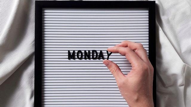 Ilustrasi kata-kata ucapan, hari Senin