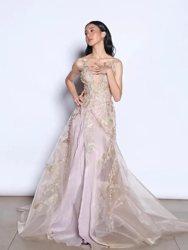 6 Gaya Busana Keisya Levronka Pelantun “Tak Ingin Usai” Saat Manggung, Kasual hingga Elegan