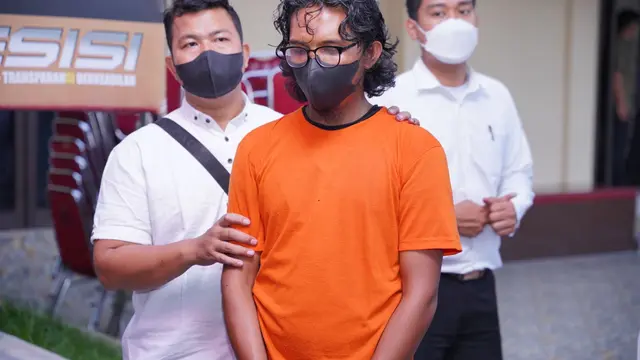Pengendara mobil yang ogah membayar parkir menggunakan sistem E-Parking