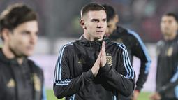 Momen pemanasan Franco Mastantuono, pemain Argentina, jelang laga kualifikasi Piala Dunia FIFA 2026 kontra Chile di Santiago, Chile, Kamis, 5 Juni 2025. (AP Photo/Luis Hidalgo)