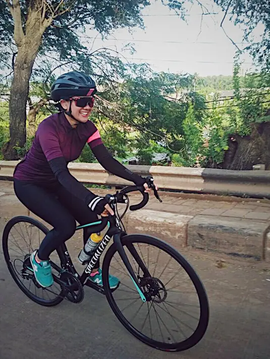 (Instagram/nirinazubir_)