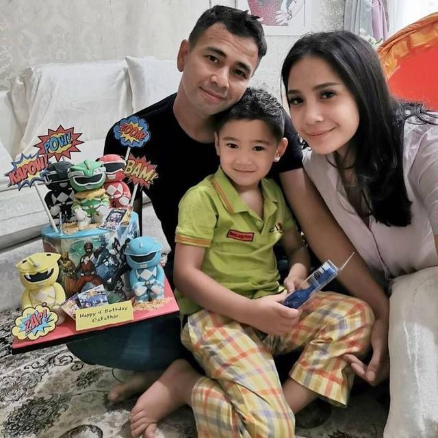 5 Potret Kue Ulang Tahun Rafathar Dari Usia 1 Sampai 5 Tahun, Selalu Bertema Unik. (Sumber: Instagram/raffinagita1717)