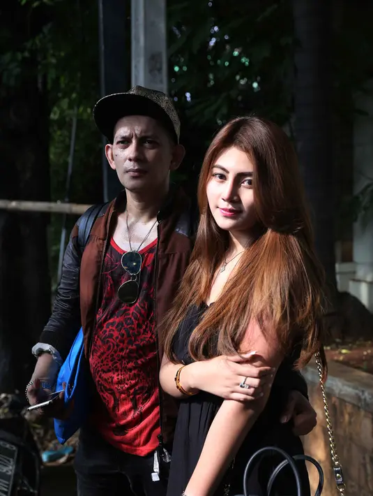 Jupiter mengakui jika kini dirinya merasa nyaman menjalin hubungan dengan Widuri. Widuri pun dapat menerima masa lalu Jupiter, baginya setiap orang memiliki masa lalu masing-masing. (Nurwahyunan/Bintang.com)