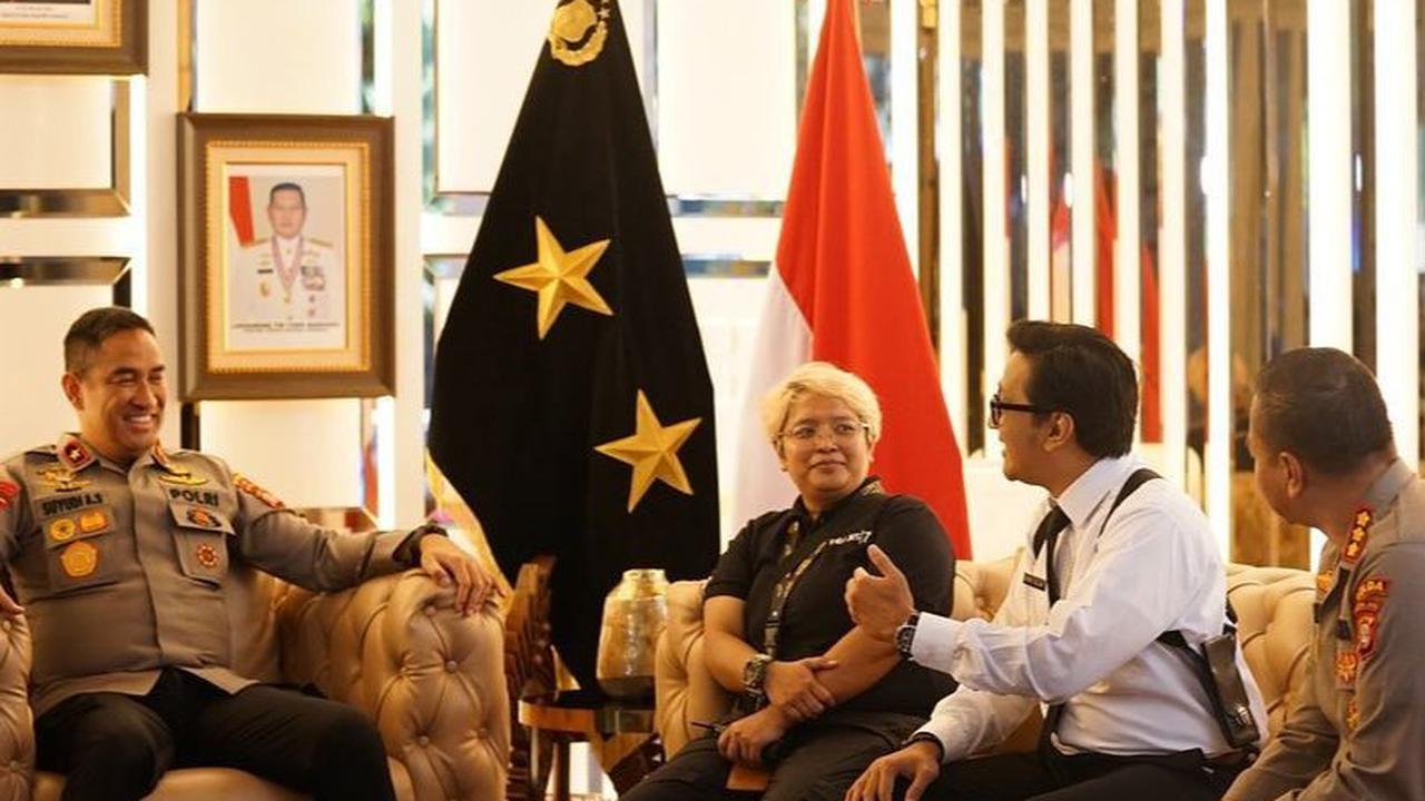 Wakapolda Metro Jaya Brigjen Suyudi Ario Seto kedatangan tamu pelawak tersohor Tanah Air, Andre Taulany belum lama ini.