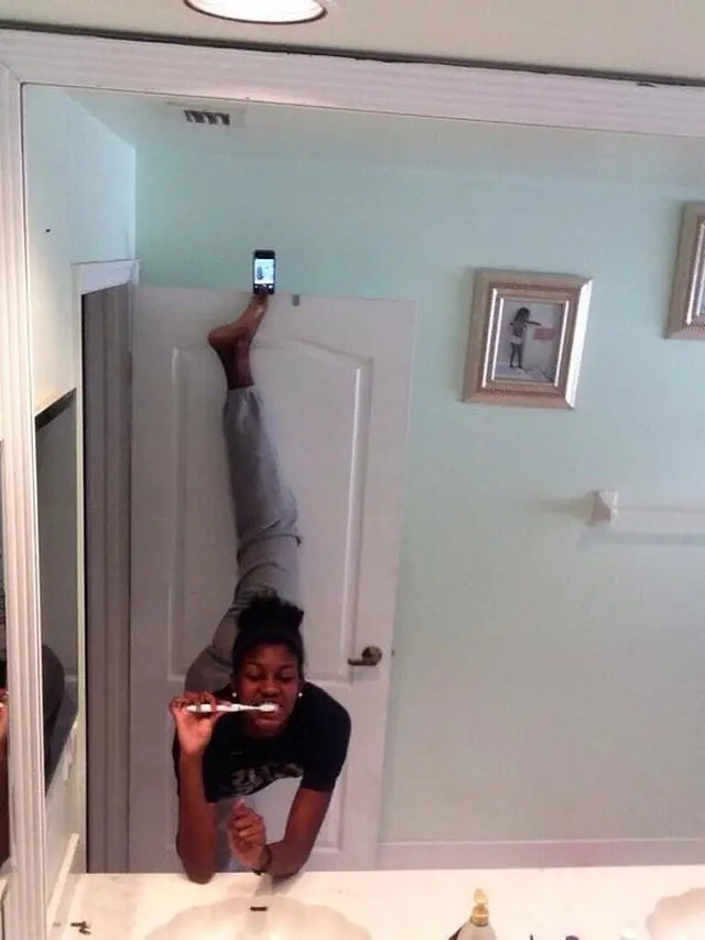 selfie nyeleneh (foto: twitter/@selfygames)