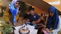 Momen Kejutan HUT Ahmad Bustomi Jadi Sumber Kelucuan Arema