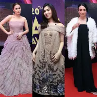 Tampilan elegan para selebriti cantik di AMI Awards 2017. (Photographer: Deki Prayoga/Bintang.com)