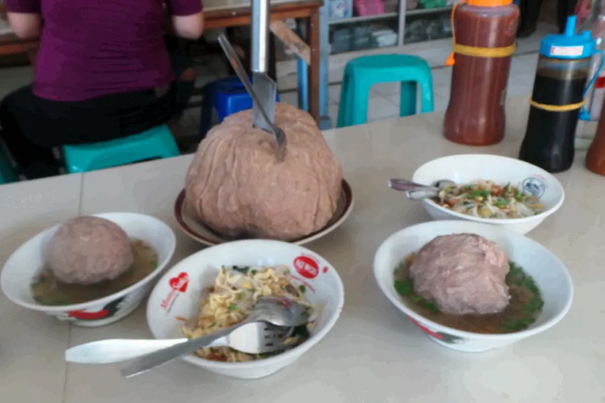 Bakso Astaghfirullah Bandung Bikin Kaget Pembeli dari Timor Leste