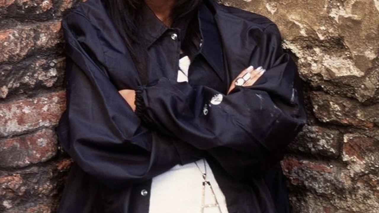 Aaliyah Dana Haughton, penyanyi berbakat asal Amerika Serikat, meninggal tragis pada 25 Agustus 2001 dalam kecelakaan pesawat di Bahama. Ia baru saja menyelesaikan syuting video musik "Rock the Boat" di Kepulauan Abaco ketika kecelakaan itu terjadi tidak 