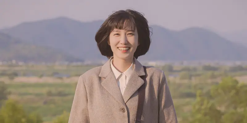 Park Eun Bin dalam foto di balik layar drakor Extraordinary Attorney Woo. (ENA via Soompi)