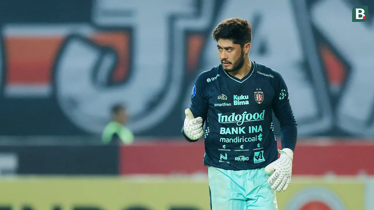 Foto: Aksi Guling-Guling Pemain Bali United yang Membuat Skuad Persija Jakarta Murka