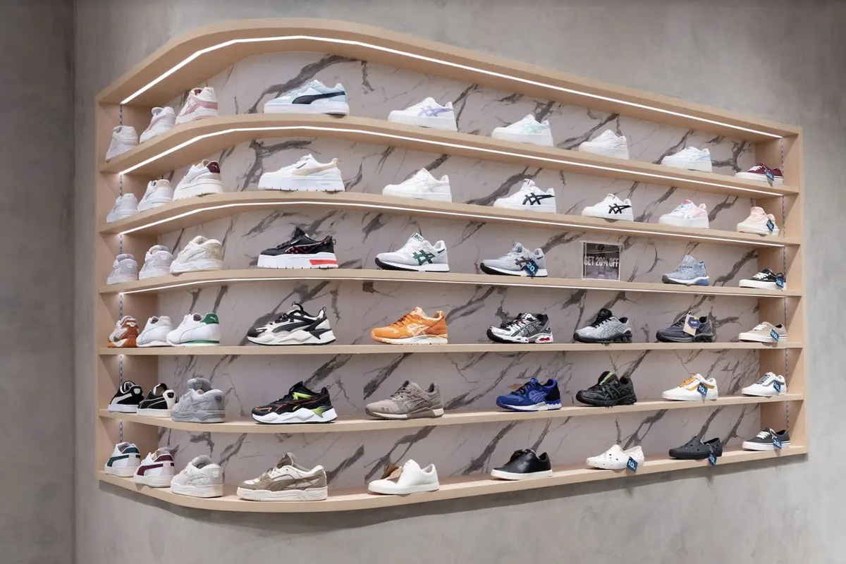 Sneakers