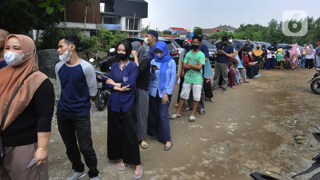 FOTO: Antusiasme Warga Jalani Vaksinasi Booster COVID-19