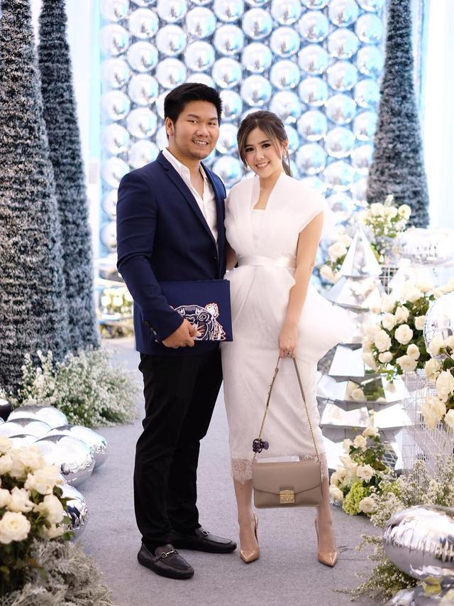 6 Potret Kebersamaan Melisa Hartanto Kontestan Indonesian Idol dan Suami, Romantis