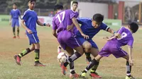 Pertandingan pembuka Rusun Cup 2015 antara Rusun Tambora melawan Rusun Karang Anyar di Stadion Soemantri Brodjonegoro, Jakarta, Sabtu (24/10/2015). Tambora berhasil menang 3-0. (Bola.com/Vitalis Yogi Trisna)