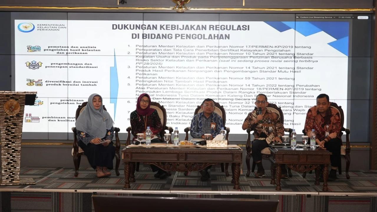 Rapat Koordinasi Pemangku Kepentingan dalam Perumusan Kebijakan Penguatan Daya Saing Produk Kelautan dan Perikanan yang diselenggarakan Kementerian Kelautan dan Perikanan
