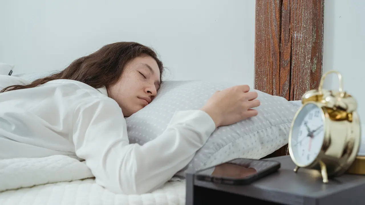 Dampak Kesehatan Apabila Sering Tidur Larut Malam dan Bangun Tak Menentu