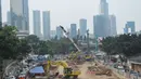 Pemandangan pembangunan underpass Mampang Prapatan-Kuningan, Jakarta, Selasa  (16/5). Pembangunan underpass itu dilakukan guna mengurangi kemacetan disekitar wilayah tersebut. (Liputan6.com/Helmi Afandi)