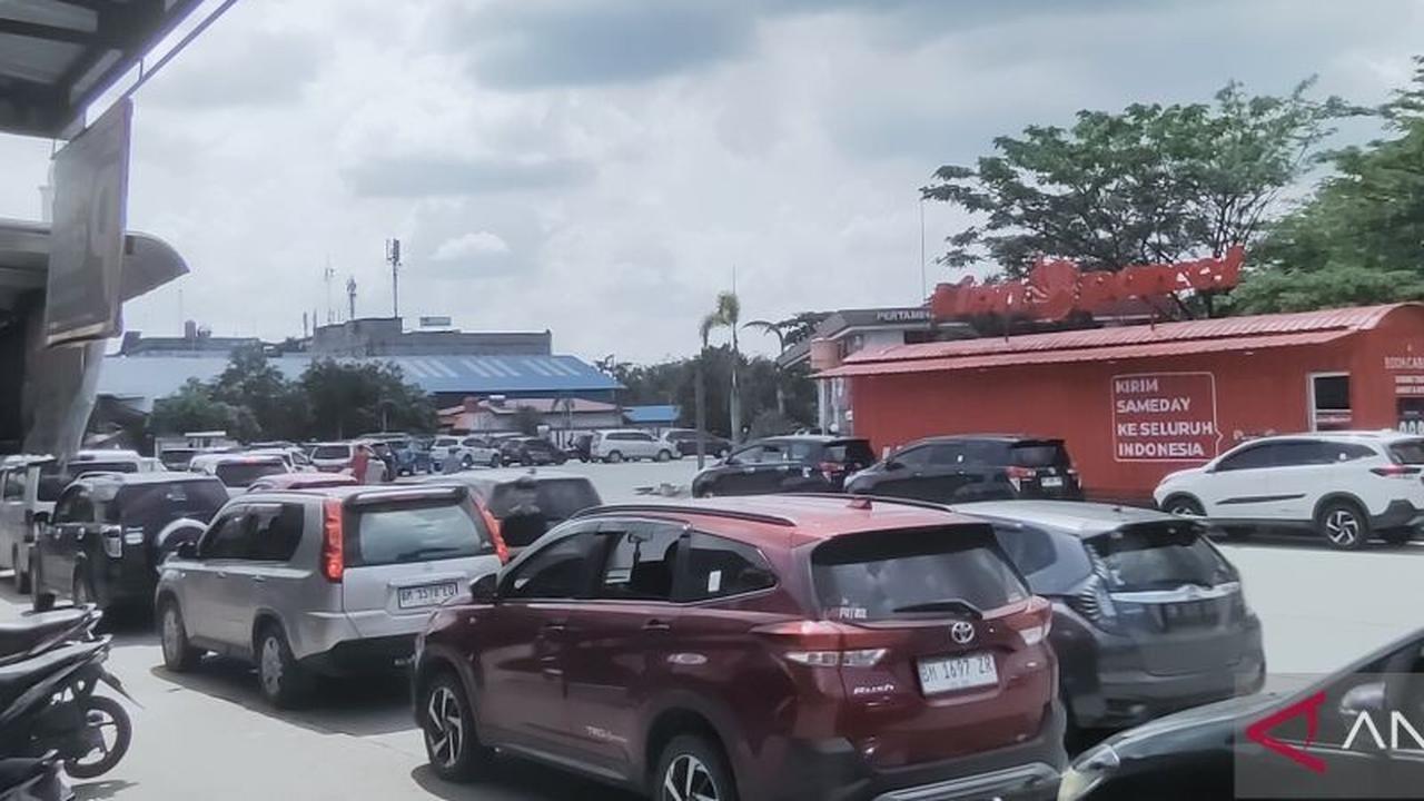 Pertamina Patra Niaga Tingkatkan 20 Persen Penambahan Pasokan BBM di Pekanbaru Atasi Antrean Panjang Libur Panjang