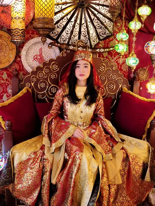 Saat mengunggah pemotretannya di Turki, banyak netizen yang ternyata sudah lama menantikannya. Pasalnya Febby Rastanty diketahui memang cukup jarang mengunggah potret terbarunya langsung ke Instagram. Beberapa kali kesempatan pasti akan memiliki jeda beberapa bulan. (Liputan6.com/IG/@febbyrastanty)