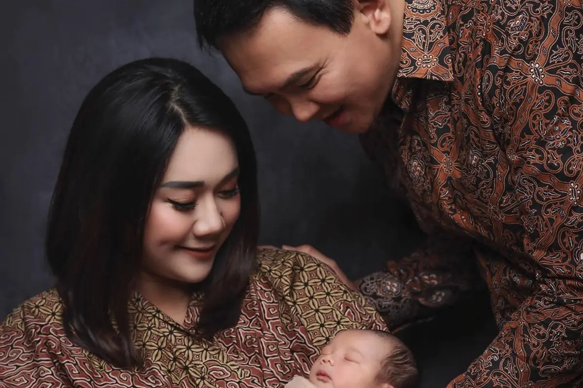 6 Pemotretan Perdana Ahok dan Puput Nastiti dengan baby Yosafat