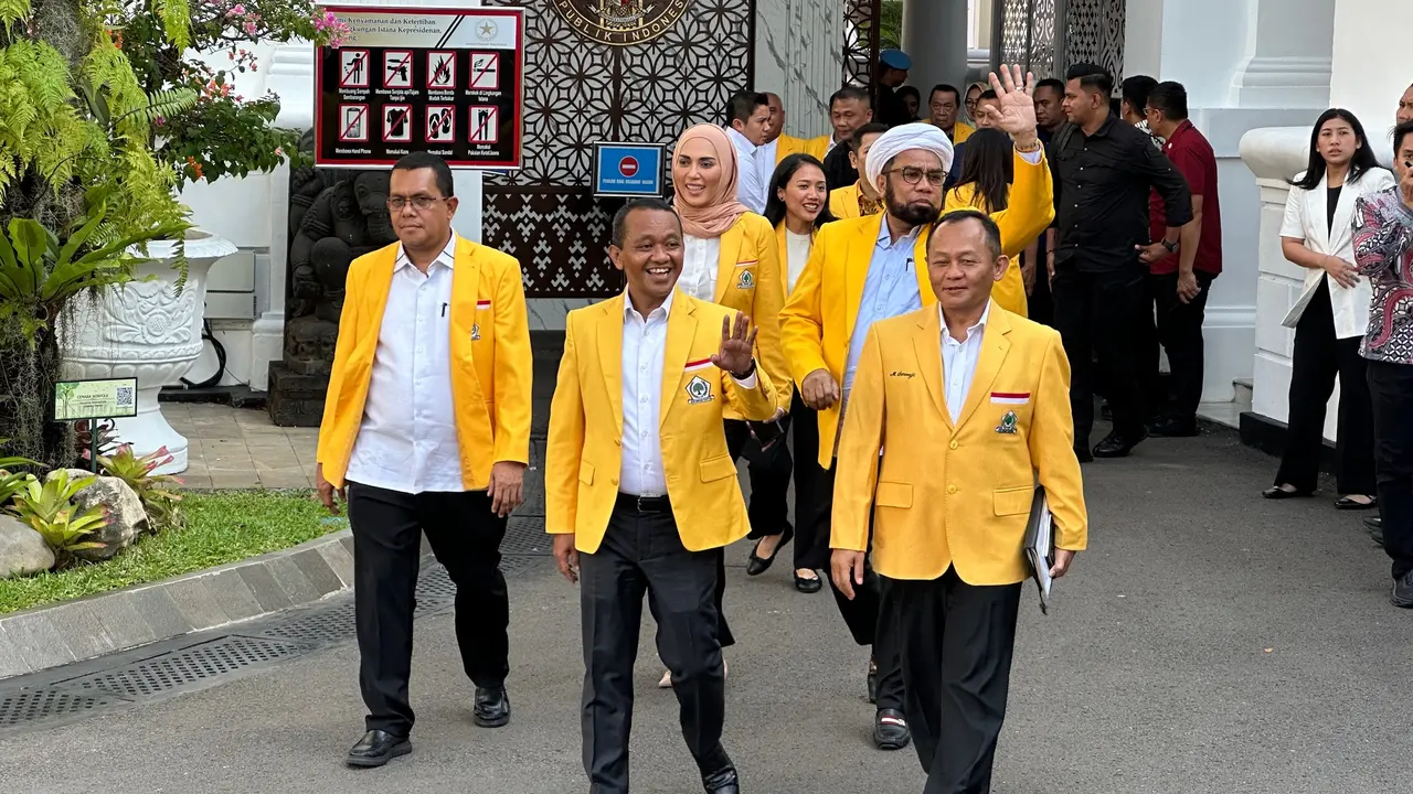 Rombongan elit Partai Golkar menyambangi Istana Negara, Jakarta hari ini.